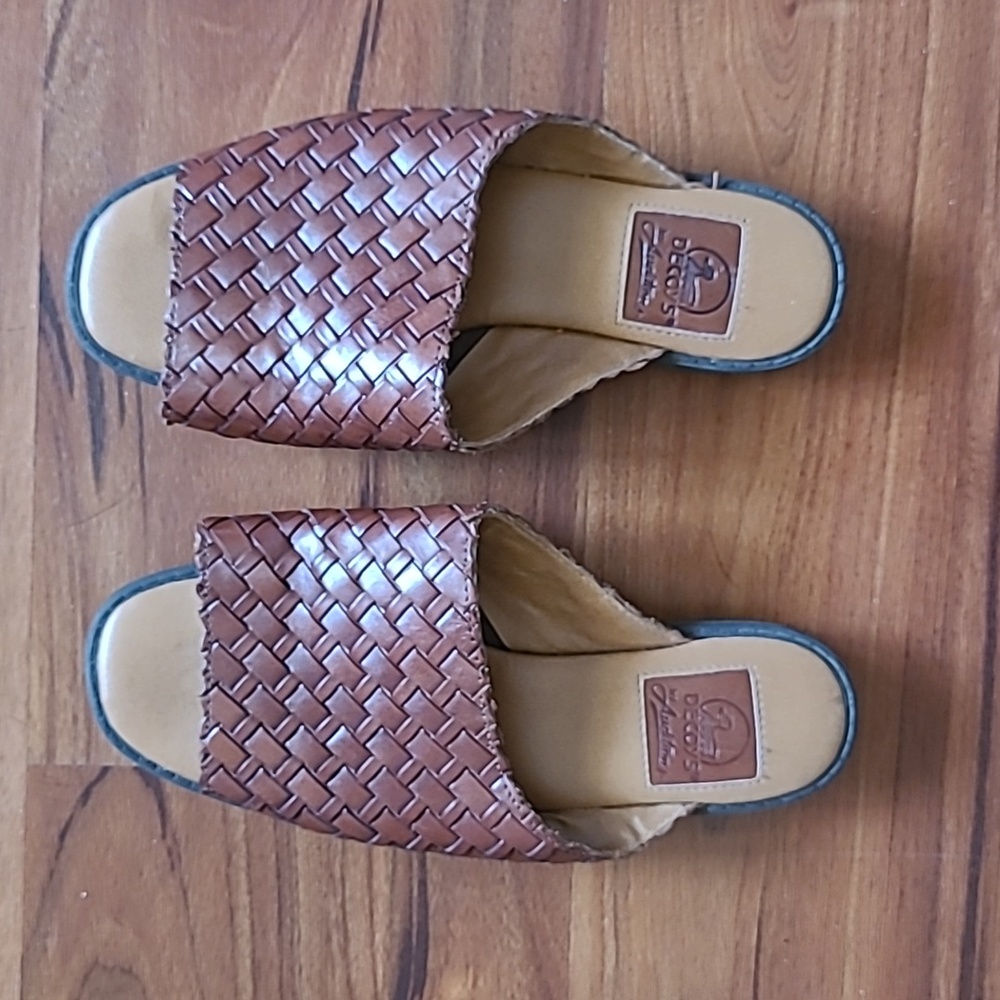 Size 5WW Women's Decoys by Auditions sandals